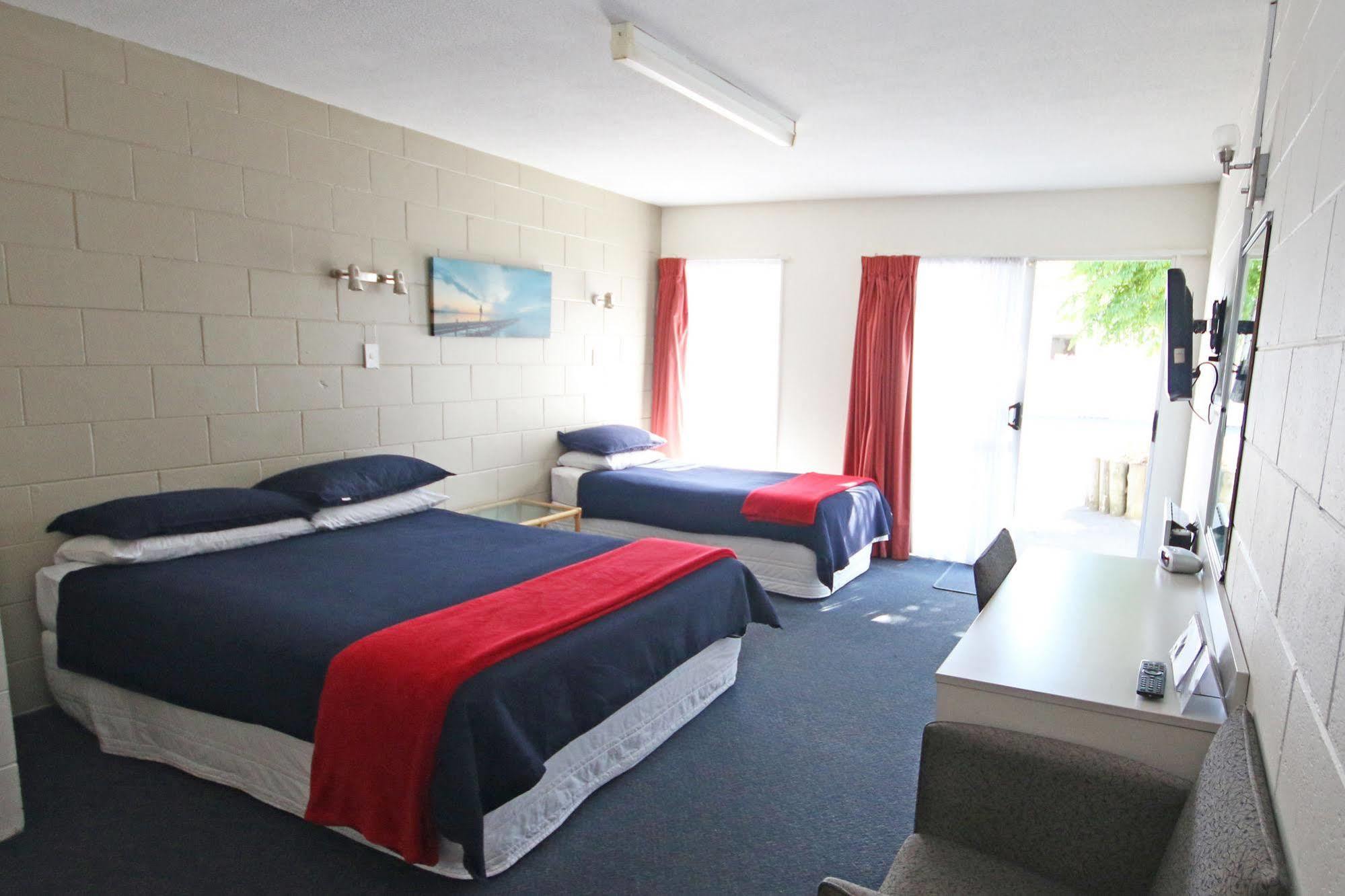 Midway Pacifica Lodge Lower Hutt Eksteriør bilde